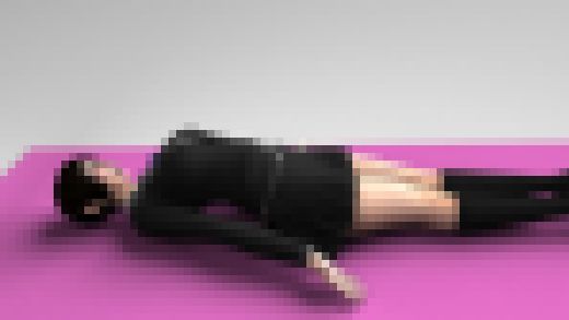 新しいお仕事『ヨガマットのレビュー』に制服姿でおもむく激ミニちゃん