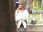 お座りお姉さん発見！！（ＦＨＤ）大変です！！パンツが見えてますよ９０