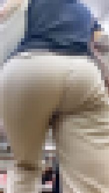 お姉さんの後ろ姿　２０２　透け　２人　OL　巨尻　階段上り　パンツ　タイトスカート