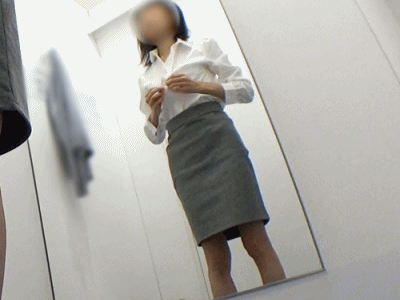 【紐パンOLの試着室】☆お可愛い小さめおっぱいと立ち姿が色っぽいお姉さん！