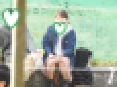 お座りお姉さん発見！！（ＦＨＤ）大変です！！パンツが見えてますよ１０３