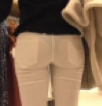 【透けピタパン】どエロい黒Tバックを透けさせながら歩く美女をじっくり撮影