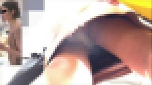 【顔出し】都会の美女のパンティ07