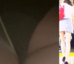 パンチラ盗撮 モデル系女子 超ミニスカの中の黒パンツの股間に接近
