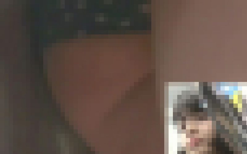 [★顔出し]パンチラ盗撮 女子大生 黒い星柄パンツに接近