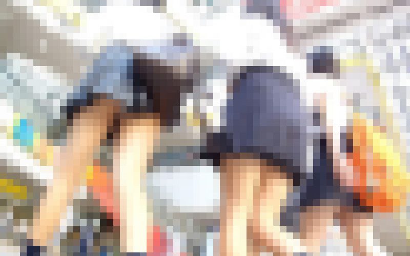 【FHD 顔モザなし】夏の商店街でJKパンチラ乱れ打ち　～白Pパンチラ×３人～