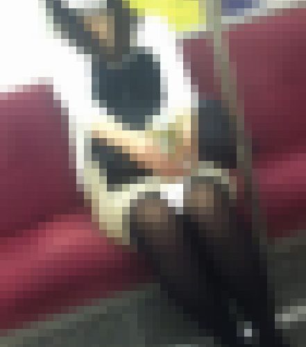 (電車対面）（顔出し）黒のパンプスからそそり立つ黒のパンストに包まれたきれいなあんよの…美人OLおねいさんを観察してみました!!