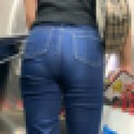 【デニムエロ尻】高身長スレンダーOLの自慢のヒップ！食い込んだパンティーラインに立ちバックで肉棒をぶち込む【578】