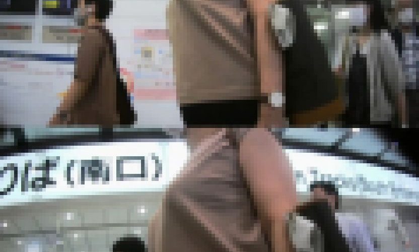 巨乳の張りがすごいから歩くたびに服のシワがピンピンしちゃう