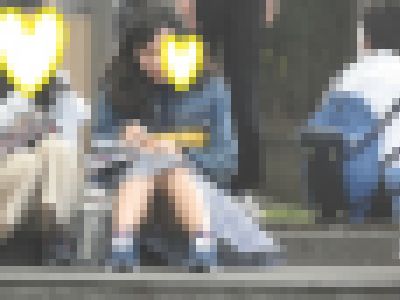 新作です！！（ＦＨＤ）大変です！！何かに夢中になり、パンツが見えてますよ２２１