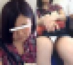 【気まぐれ販売】(電車対面）(顔出し)デニムのタイトミニをお召になった奥さま…えちえち▼ぞーん…その奥の○んてぃを観察してみまし