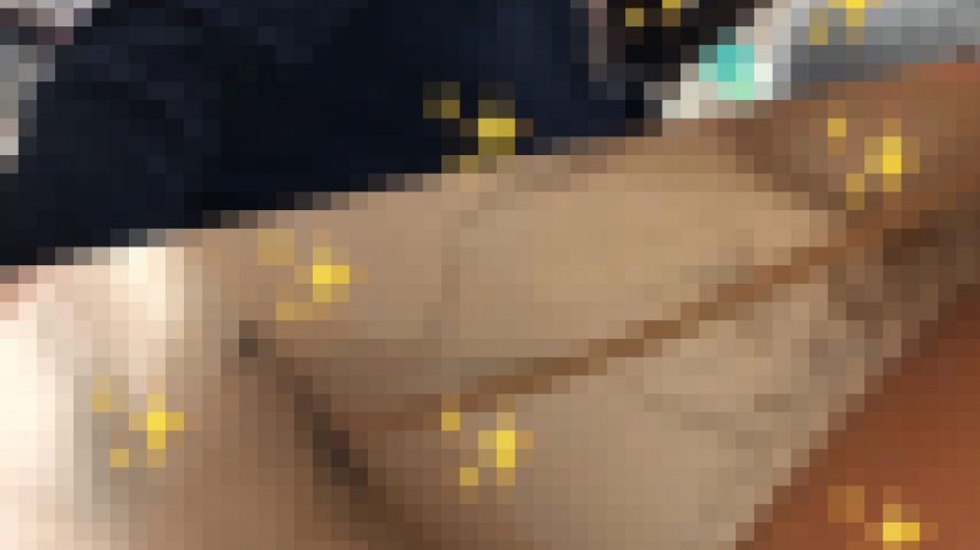 まだあどけなく可愛い笑顔の若い主婦さんはストッキング越しに爽やかな水色Ｐ Sh9-4K