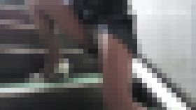 素人娘 Y子のフェチ教育 マンションの階段でスカートを捲りあげておじさんにパンスト越しのパンツを見せる調教編 4K動画