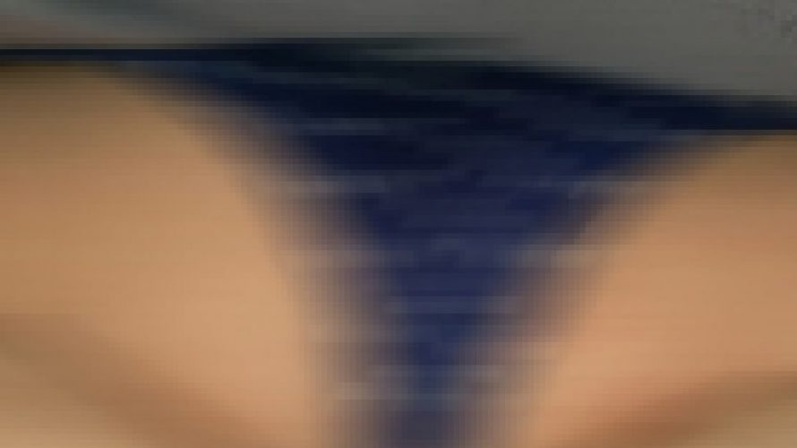 けしからん、エスカレーターで盗撮を警戒して最後尾に乗るような娘には悪戯part.40【PC用・縦動画】