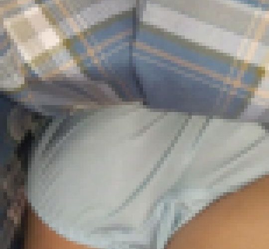 けしからん、エスカレーターで盗撮を警戒して最後尾に乗るような娘には悪戯part.41【PC用・縦動画】