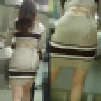 美＊パンティーライン通信＊ニット系ミニスカワンピギャル券売機で尻を突き出す?