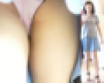 [★新作][★顔出し]パンチラ盗撮 女子大生 ピンク色パンツをこっそり撮影