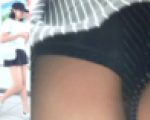 [★新作][★顔出し]パンチラ盗撮 童顔モデル系女子 黒パンツ強引撮影 キュロットの中へカメラをぶち込み