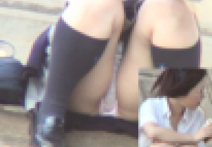 J○ 純白 股開きパンモロ 超接写撮影