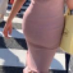 【エロワンピ女】ピンクニットのワンピースでお尻のムッチリ感が最高にエロい。淫乱感たっぷりの変態女【630】