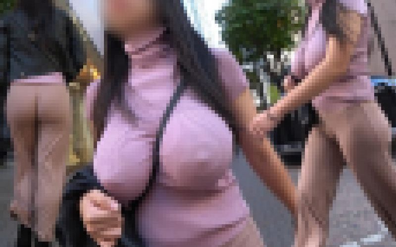【超高画質】衝撃爆乳！！ノーブラ＆ニップレスの変態コラボ！そして、まん丸に実ったデカ尻もぶみゅんぶみゅん蠢いております♪