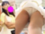 新フルHD高画質パンチラ逆さ撮り267　女子アナ系JDちゃん　行列につき、ゼロ距離パンチラ撮られまくり！