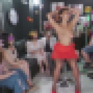 【ハプニングバー×巨乳妻】妻の魅力が分からない初老の夫がハプバーにて発奮する