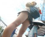 【FHD 顔モザなし】田舎のバス停で発見！長尺ミニスカJKの白Pパンチラ！