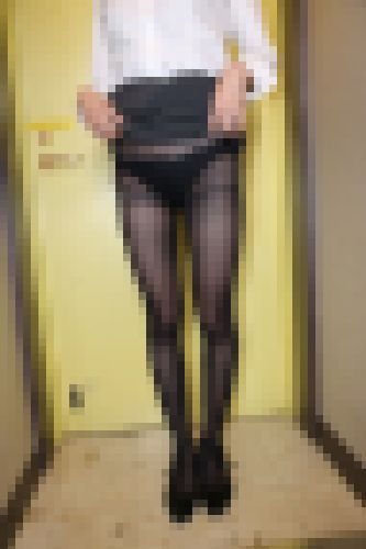 二十歳のスレンダースーパー美人OL②（肌色+黒ストッキング）１００枚