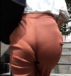 【2名・その仕草が更にエロさを増す着衣尻に】