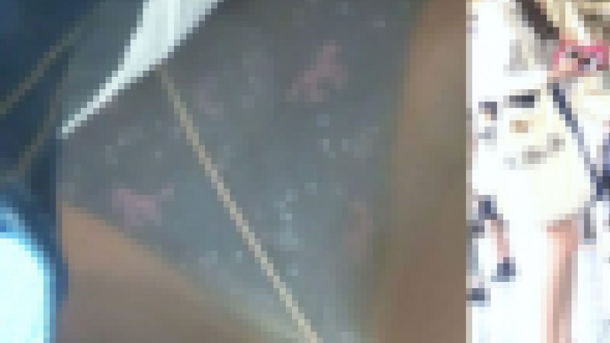 [★顔出し]パンチラ盗撮 メガネ女子 黒の柄パンツを接写