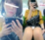 (電車対面）(顔出し)スマホに夢中になっちゃって…タイトミニなのに…▼ぞーんがお留守になっちゃった女子大生さんを観察してみました