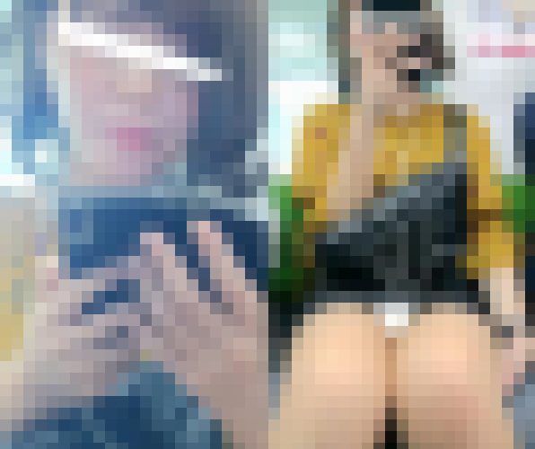 (電車対面）(顔出し)スマホに夢中になっちゃって…タイトミニなのに…▼ぞーんがお留守になっちゃった女子大生さんを観察してみました