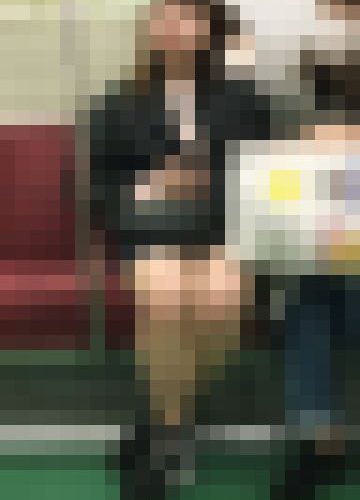 母と一緒に撮影を警戒するデニミニ女子大生（其の三）