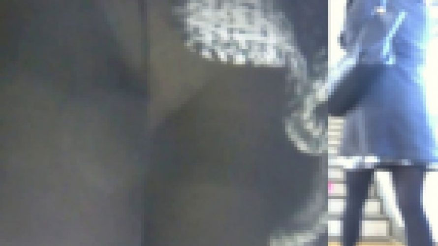 パンチラ盗撮 OLさん 白パンツが黒パンストに透けて