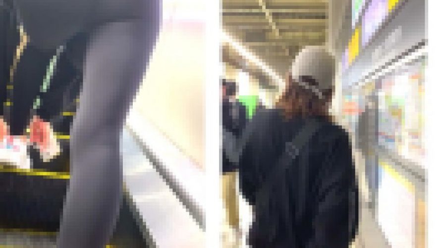 レギンス尻を突き出してサービスサービスゥ♪【ピタパン散策15】