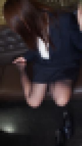 １８歳！高校卒業したばっか！スレンダー美脚ネイ5（リクスー+肌色+黒ストッキング）１００枚