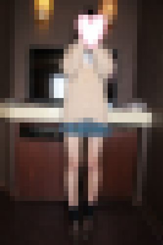 SSSS級美肌美少女ホテルで制服①（生足+黒ソックス）