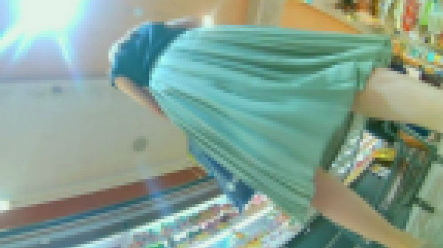 パンチラ逆さ撮り中にカメラを蹴られましたｗ丸見えふんわりロングスカート【動画】5作品セット007 001 006 015 016