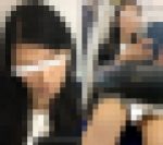 (電車対面）(顔出し)厳しい表情を見せるOL奥さま…お仕事のことでお悩み中のところ…ひらくパンストあんよの間を観察してみました!