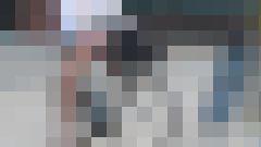 某施設から出てきたスーツ姿の生Pパンスト娘 携帯が終わるまで丸見え4K動画ちゃりんこパンチラ