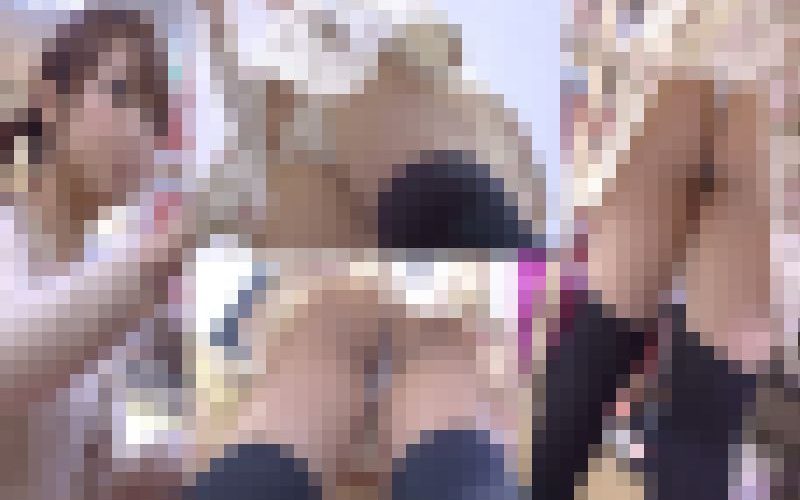 【無修正】透け透けTバックニーハイ美女めくり&しゃがみ込み超接写で生尻パンチラ堪能盗撮動画