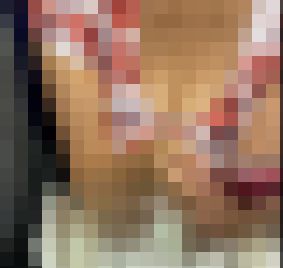 巨乳人妻の胸チラ谷間
