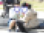 お座りお姉さん発見！！（ＦＨＤ）大変です！！パンツが見えてますよ３０