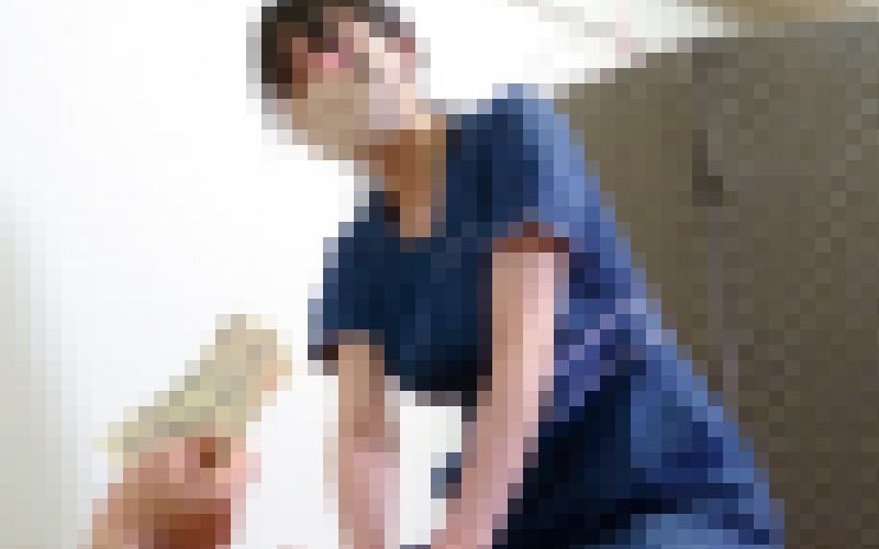 SSS級美女!!美巨乳!!セラピストの快楽手コキ＆足コキ!!乳首攻めに耐えれず大量射精！！【メンズエステ手コキ交渉】