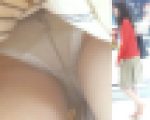 [★顔出し]パンチラ盗撮 OLさん 白パンツを超接近撮影