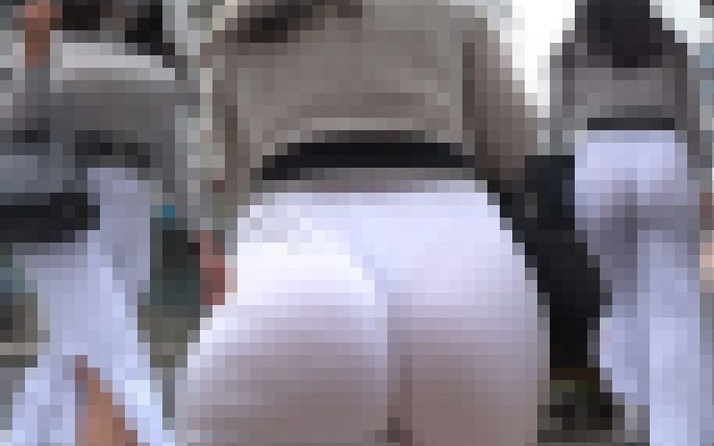 【超高画質】ウォオオ！！！爆尻＆爆乳の豊満ボディーに白フレアパンツの最強コラボ！着衣系フェチ涎ものの女体案件です♪