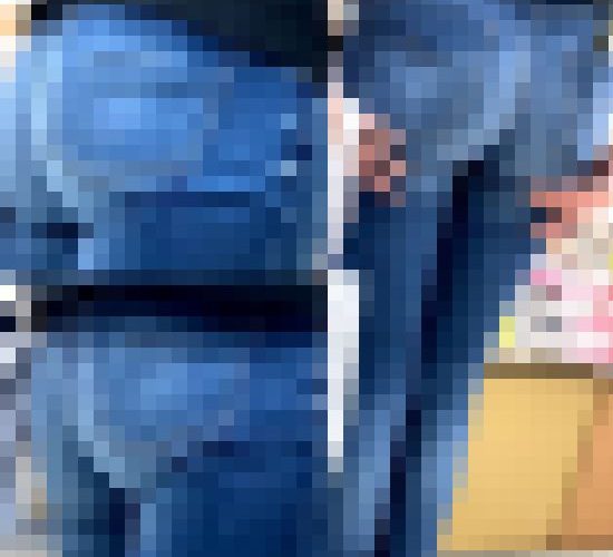 食い込みすぎる小さめデニム お尻に手を這わせてソワソワ【街中風景029】