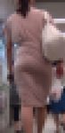尻丘がえっちなワンピースお姉さま
