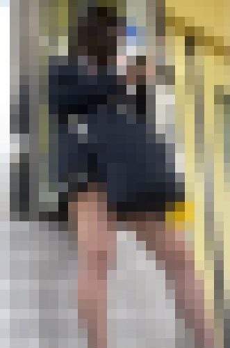 ◎ローアングル＃54  ホームでJKのお尻撮影３名　　生パンツ発見